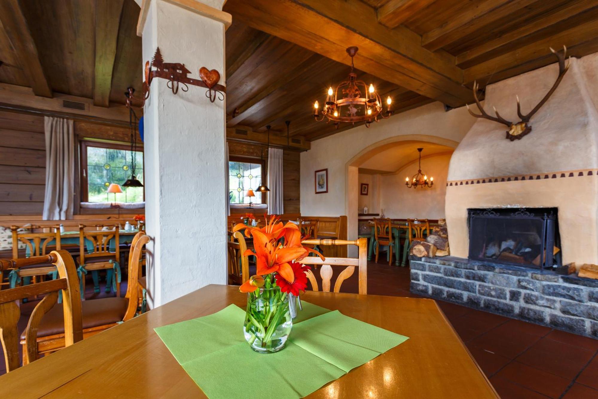 Landkomforthotel Panorama & Restaurant Bella Vista Garmisch-Partenkirchen Exterior photo